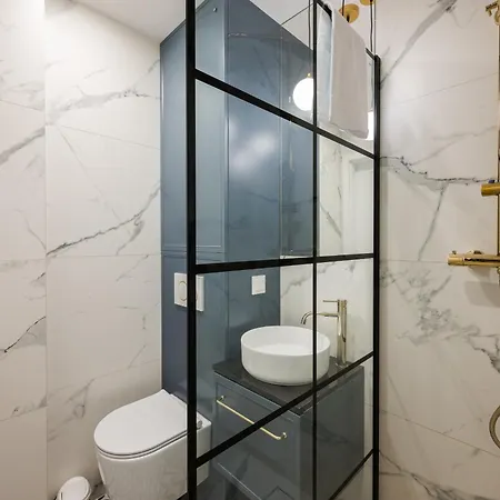 Metro Wierzbno Deluxe By Bookinghost