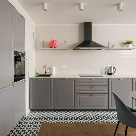 Metro Wierzbno Deluxe By Bookinghost *