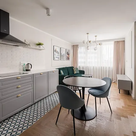 Metro Wierzbno Deluxe By Bookinghost Warszawa