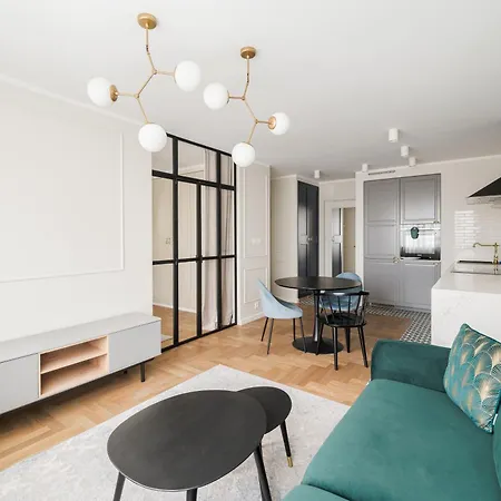 Metro Wierzbno Deluxe Apartamento
